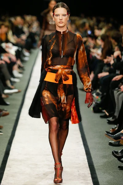 Look 22